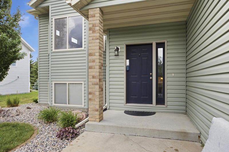1403 35th Street Cir S, Moorhead, MN 56560
