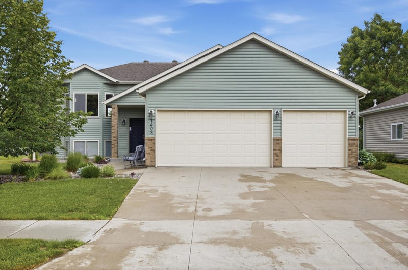 1403 35th Street Cir S, Moorhead, MN 56560