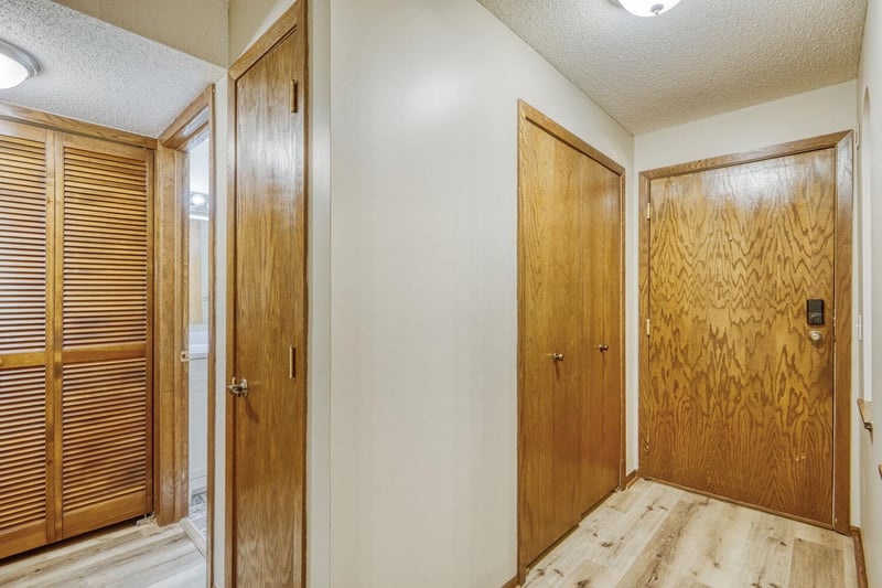 1450 Bidwell St #108, West Saint Paul, MN 55118