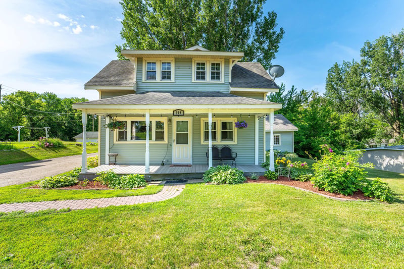 104 6th Ave SW, Pelican Rapids, MN 56572