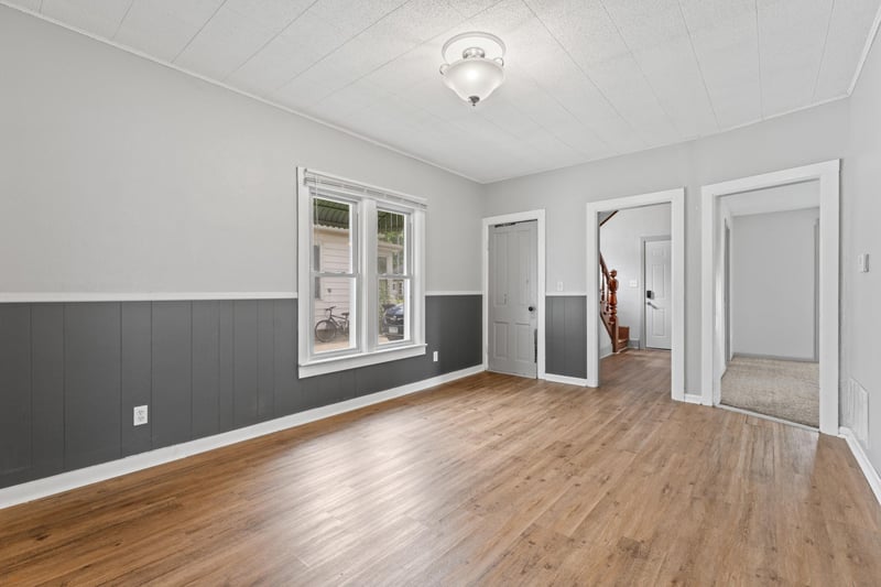 109 5th St NE, Stewartville, MN 55976