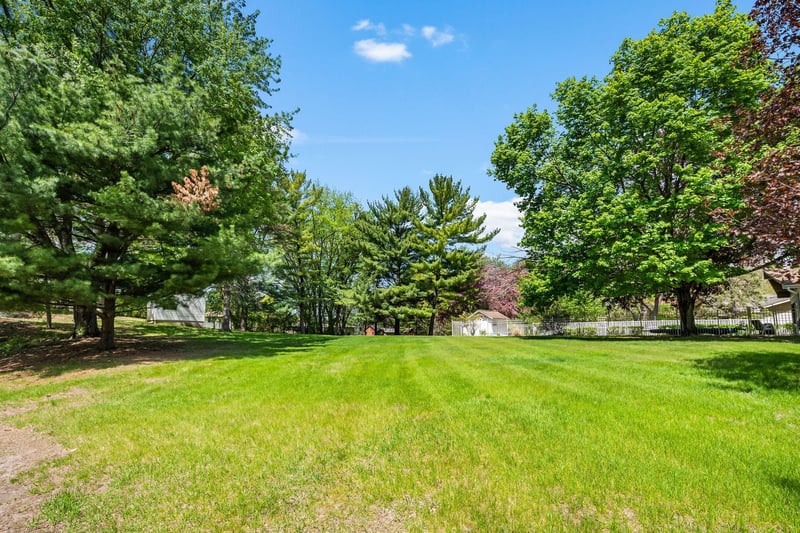 1125 Oakview Ln N, Plymouth, MN 55441