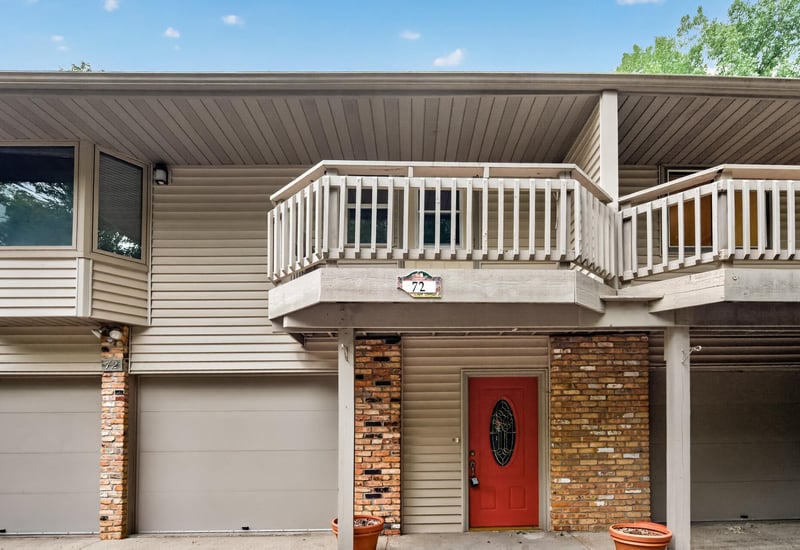 72 Garden Dr, Burnsville, MN 55337