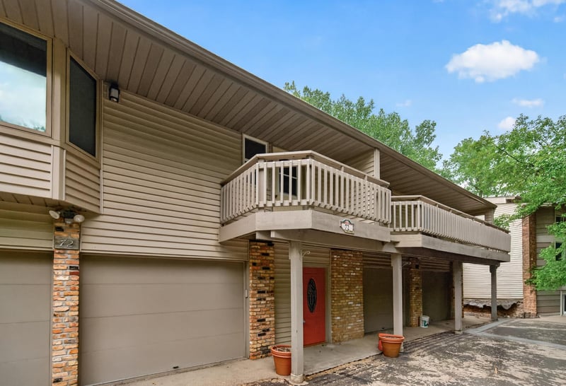 72 Garden Dr, Burnsville, MN 55337