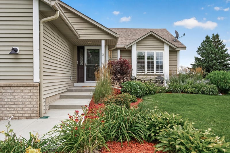 7833 Jorgensen Ave S, Cottage Grove, MN 55016