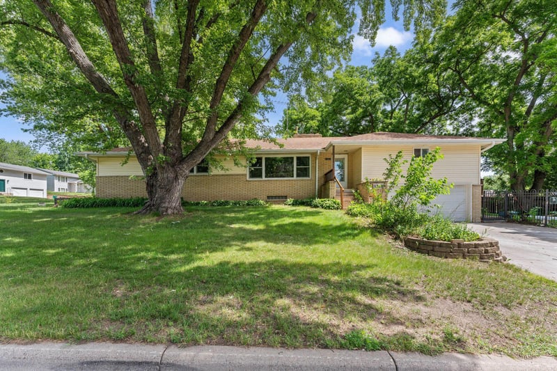 8360 Cedar St, Rockford, MN 55373