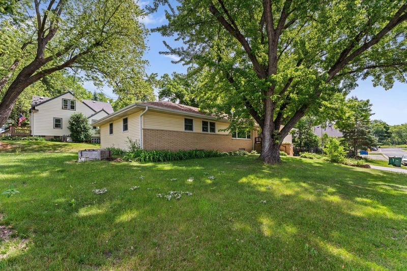 8360 Cedar St, Rockford, MN 55373