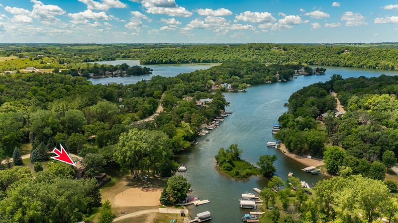 40148 Ryans Bay Rd, Zumbro Falls, MN 55991