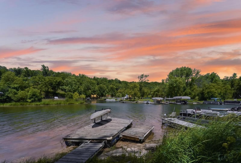 40148 Ryans Bay Rd, Zumbro Falls, MN 55991