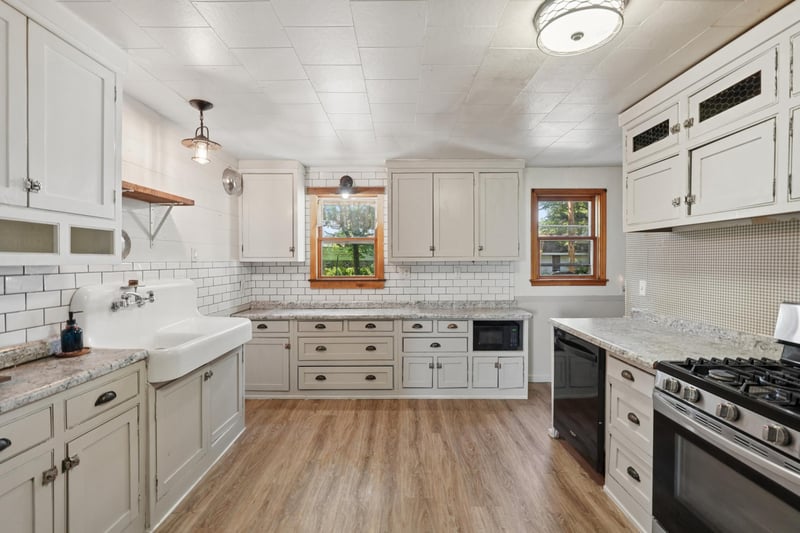 482 115th Ave, Amery, WI 54001
