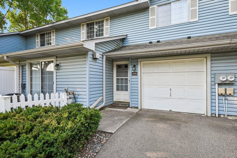2580 Bedford Ct #16, Mendota Heights, MN 55120