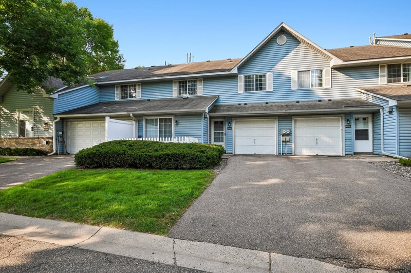2580 Bedford Ct #16, Mendota Heights, MN 55120