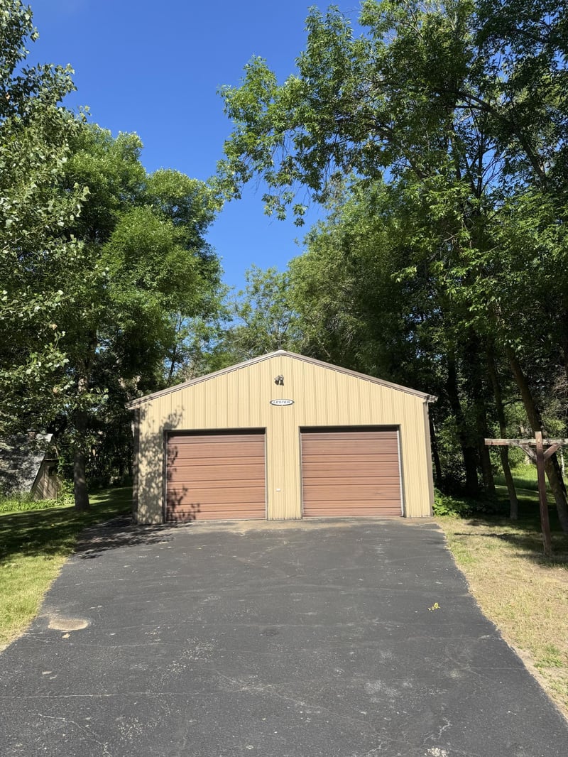 1402 N Mckay Ave NE, Alexandria, MN 56308