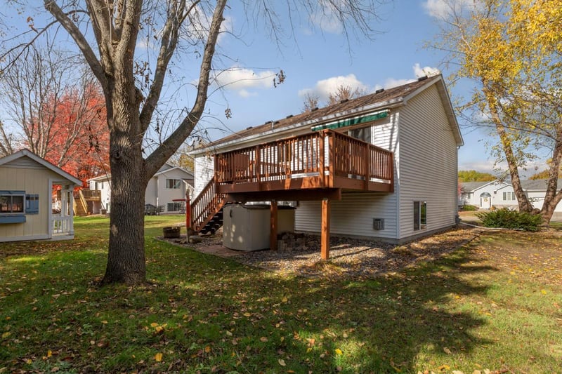 875 Myer Dr NE, Owatonna, MN 55060