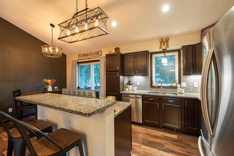 617 12th St, Farmington, MN 55024