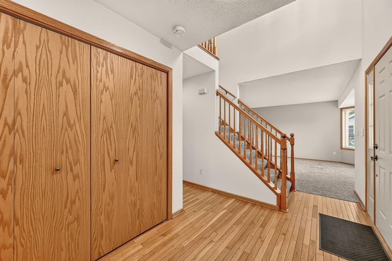 931 Pine Ct NE, Pine Island, MN 55963