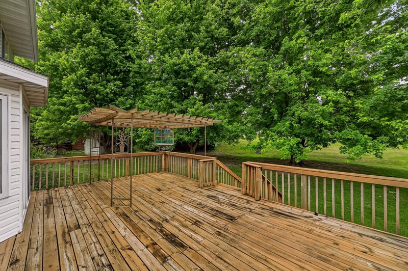 931 Pine Ct NE, Pine Island, MN 55963