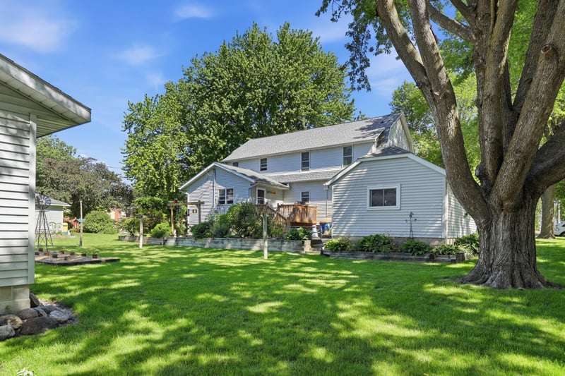 424 E 11th St, Gibbon, MN 55335