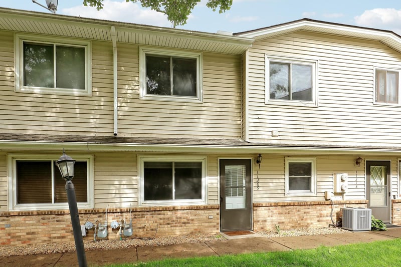 11309 Hanson Blvd NW, Coon Rapids, MN 55433