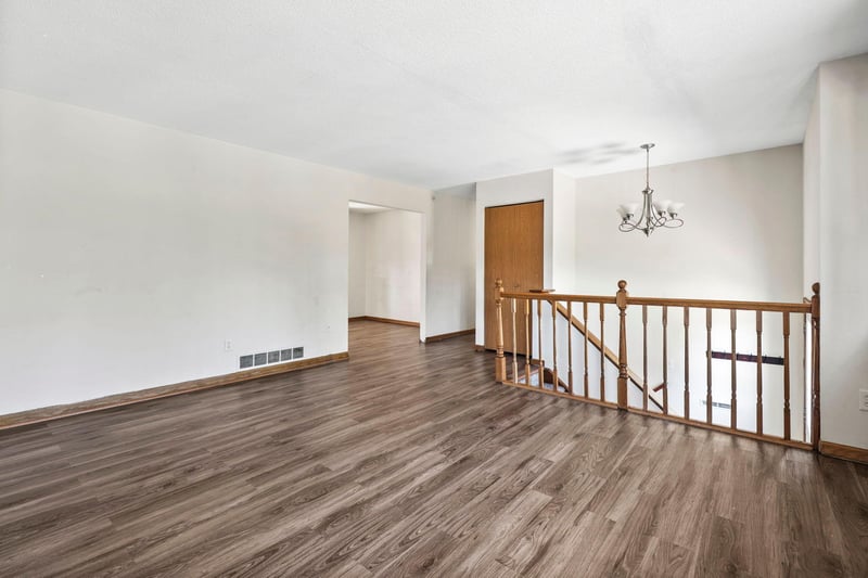 2090 Carnelian Ln, Eagan, MN 55122