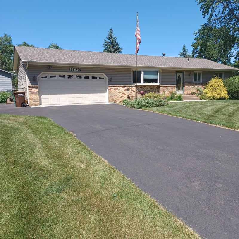 12620 Pineview Trl, Dayton, MN 55327