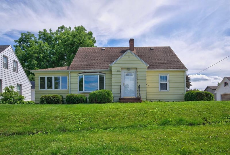 325 South St W, Caledonia, MN 55921