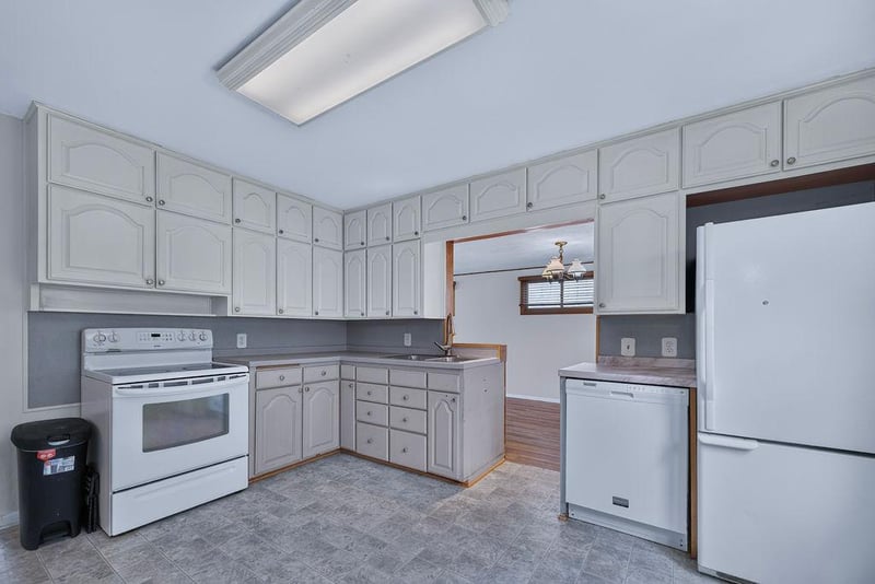 325 South St W, Caledonia, MN 55921