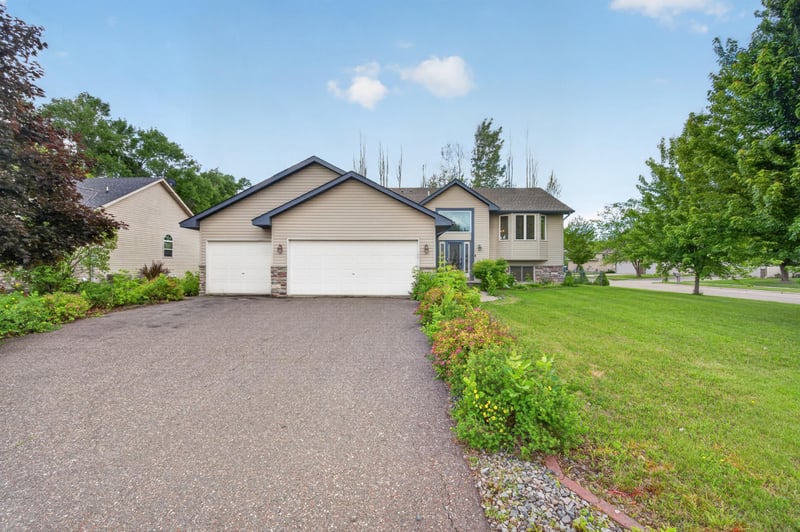 259 Fieldcrest Ave, Montrose, MN 55363