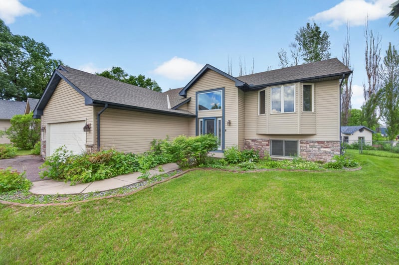 259 Fieldcrest Ave, Montrose, MN 55363