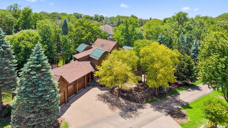 2439 Emerald Trl, Minnetonka, MN 55305