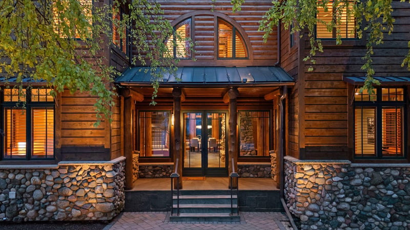 2439 Emerald Trl, Minnetonka, MN 55305