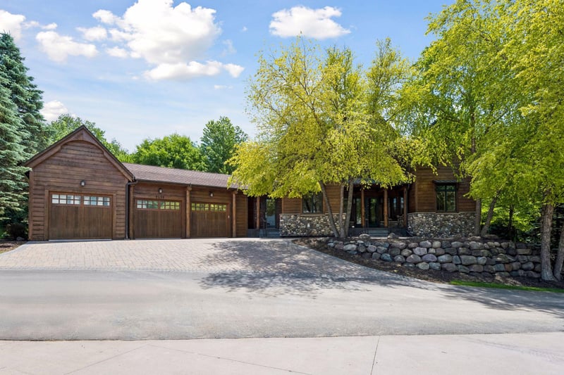 2439 Emerald Trl, Minnetonka, MN 55305