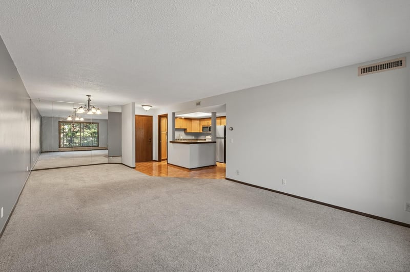 4710 58th Ave N #202, Crystal, MN 55429