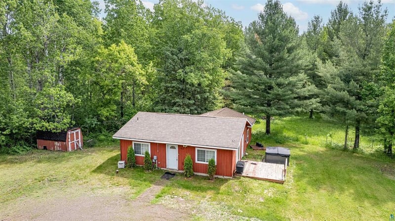 960 Trettel Ln, Cloquet, MN 55720