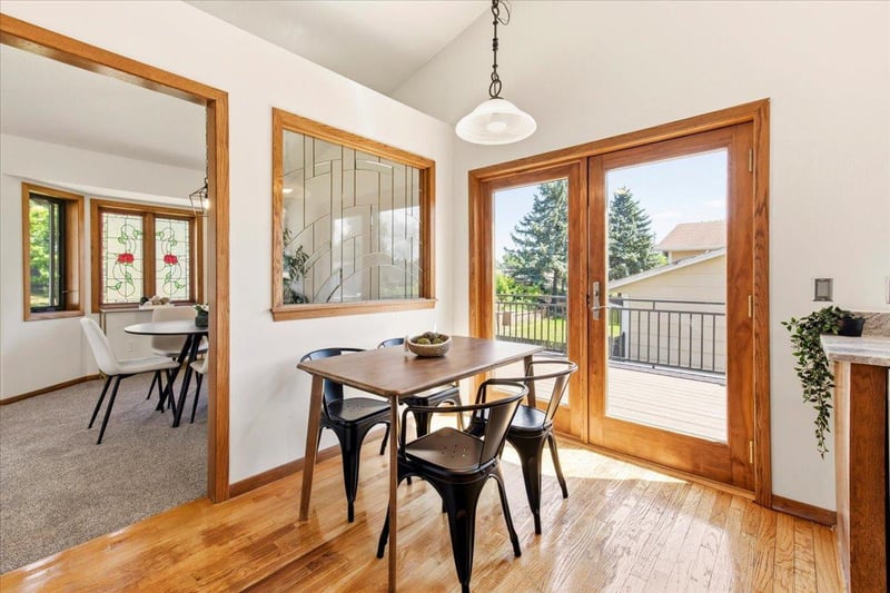 3836 Westbury Ln, Eagan, MN 55123