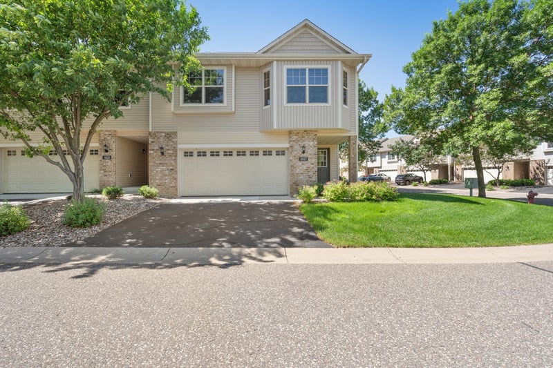 11627 Prospect Curve, Woodbury, MN 55129