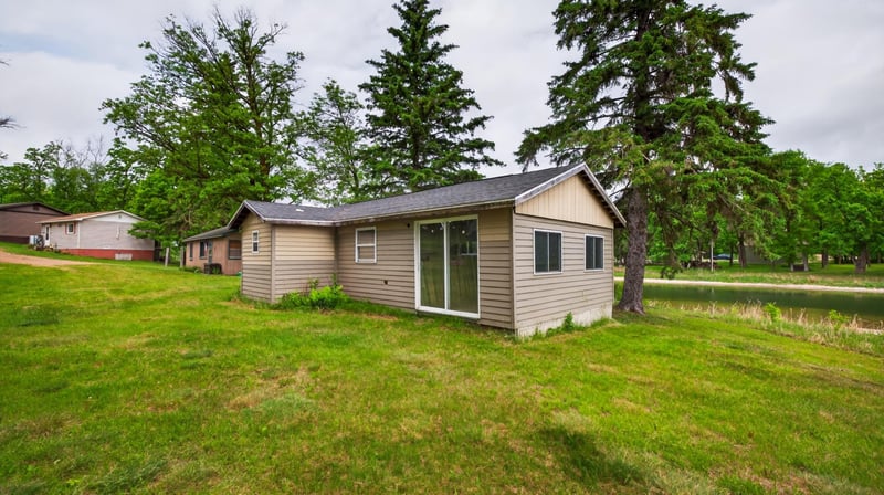 18963 Eden Pointe Dr, Nevis, MN 56467