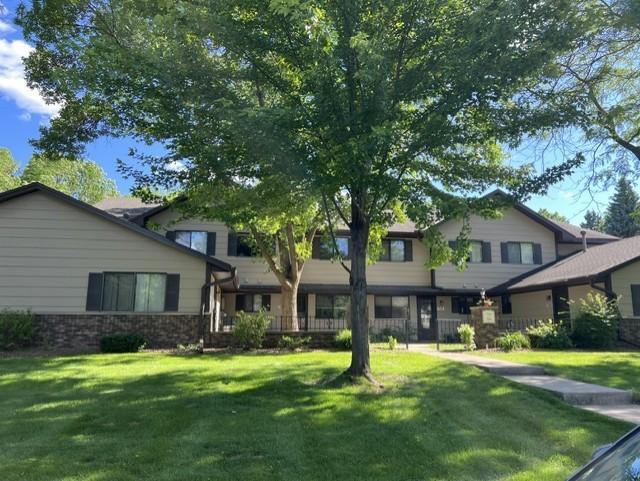 7545 Villa Ct, Eden Prairie, MN 55346