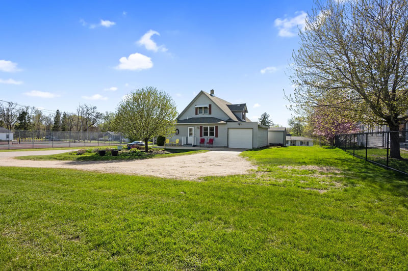 511 W 1st Ave, Osakis, MN 56360
