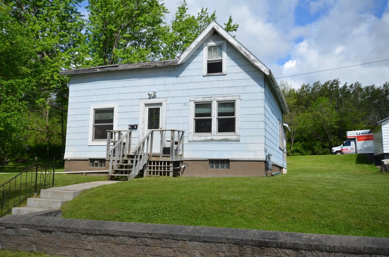 4011 W 9th St, Duluth, MN 55807