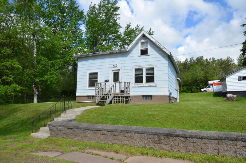 4011 W 9th St, Duluth, MN 55807