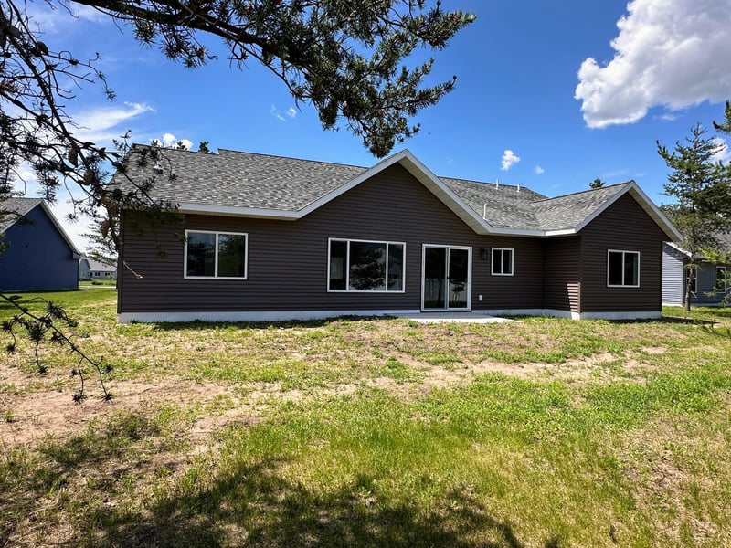 702 11th St NW, Perham, MN 56573
