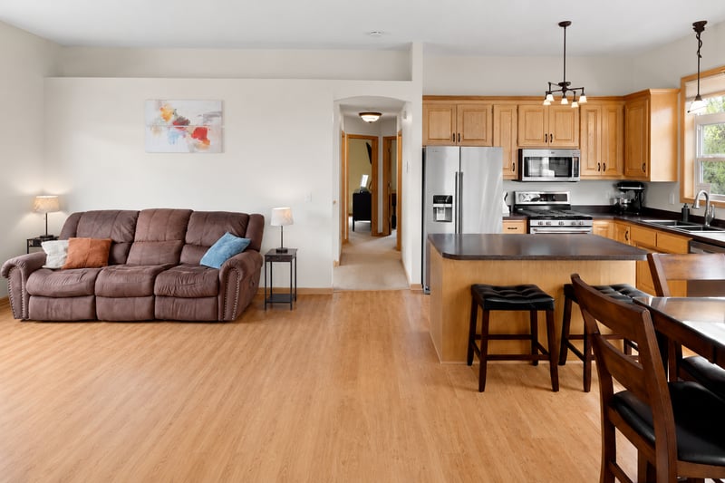 828 Winsome Way NW, Isanti, MN 55040