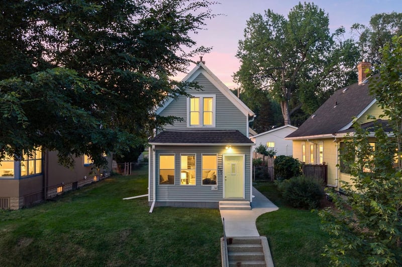 240 Sidney St E, Saint Paul, MN 55107