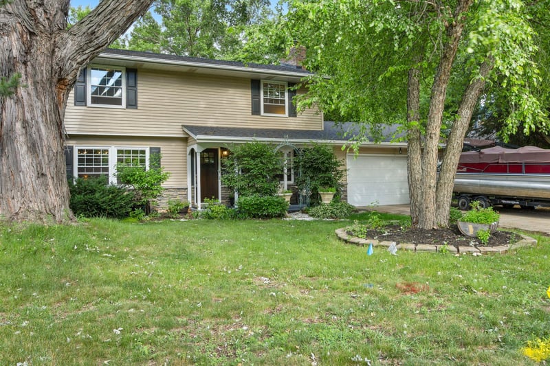 127 16th Ave NW, New Brighton, MN 55112