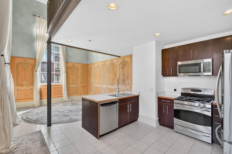 214 4th St E #101, Saint Paul, MN 55101