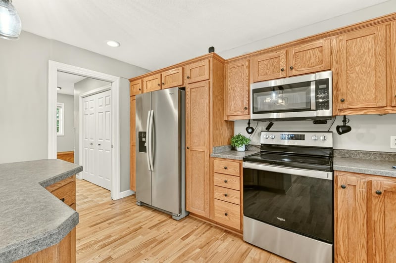 830 8th Ave SW, Pine Island, MN 55963