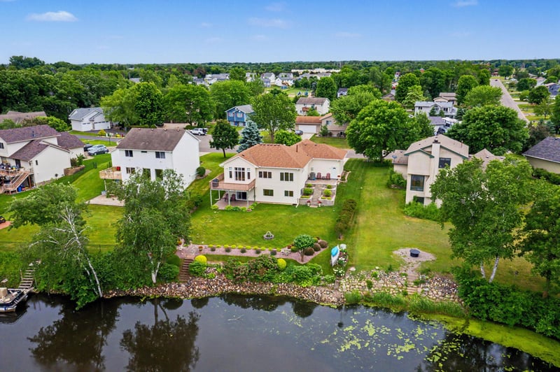 18674 Queen Cir NW, Elk River, MN 55330