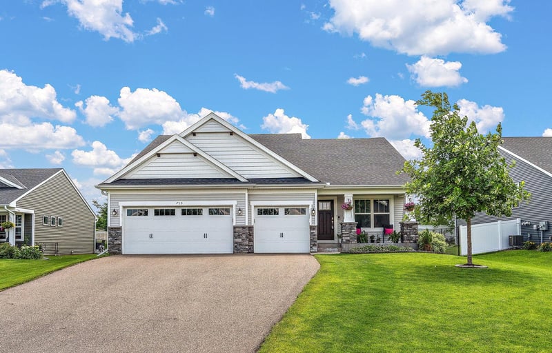 715 Boulder Pass St, Jordan, MN 55352