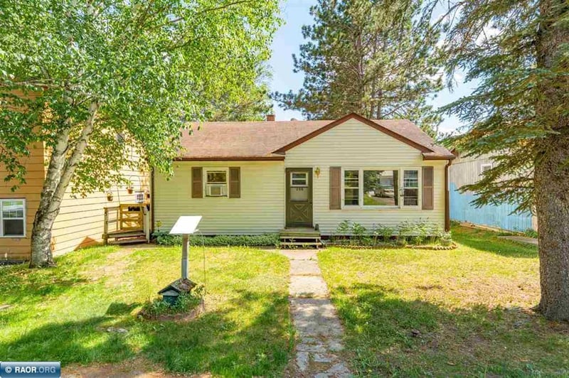 206 3rd St N, Tower, MN 55790